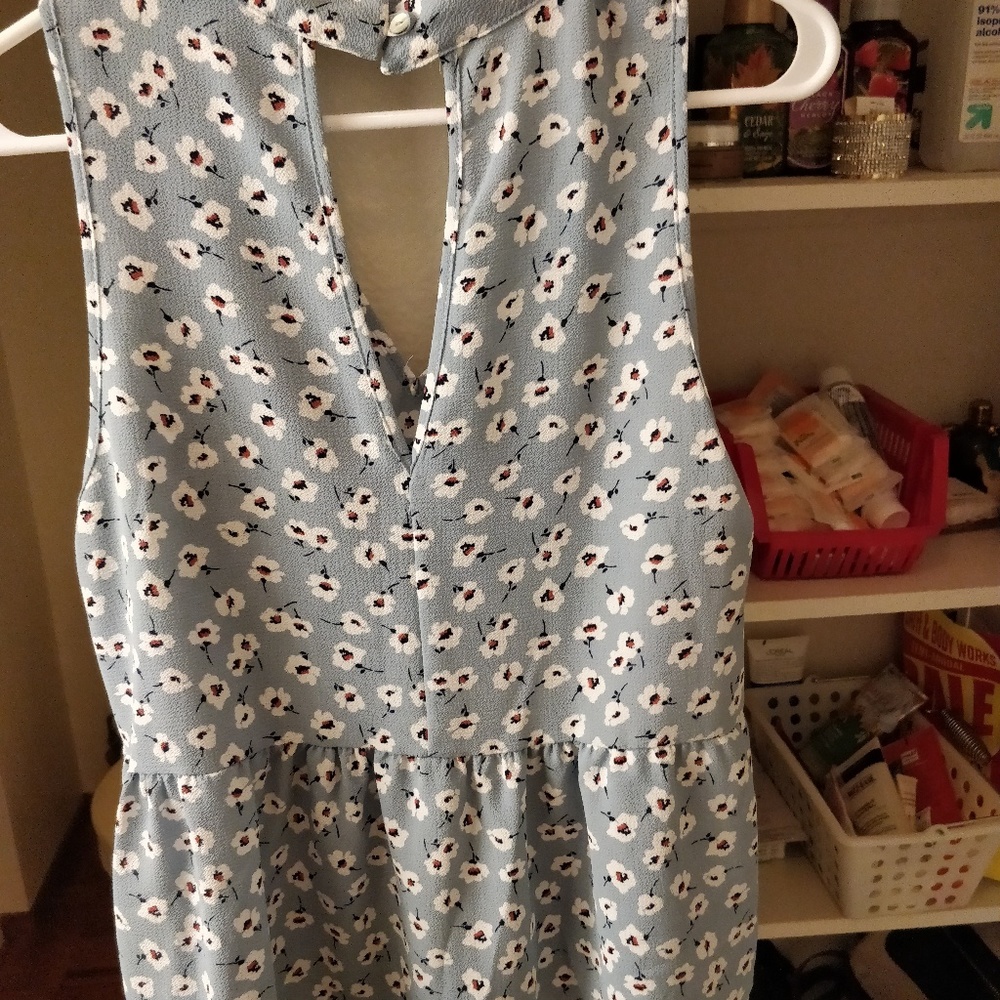 Blue rain floral top, size L